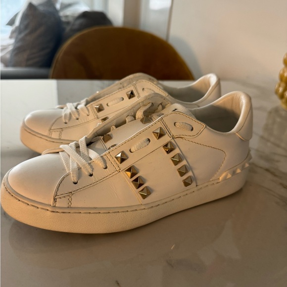 Valentino sneakers for sale lightly worn - Picture 1 of 4